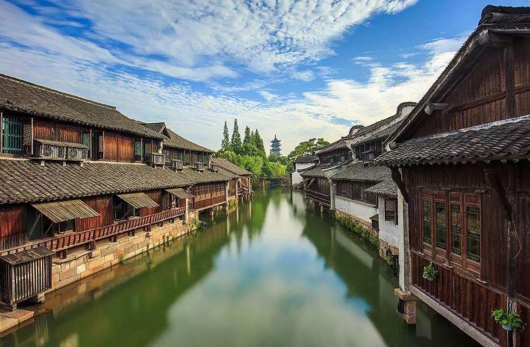 【聚焦两会】奋楫扬帆启新航 凝心聚力谱华章——阿克塞哈萨克族自治县第十九届人民代表大会第四次会议开幕侧记